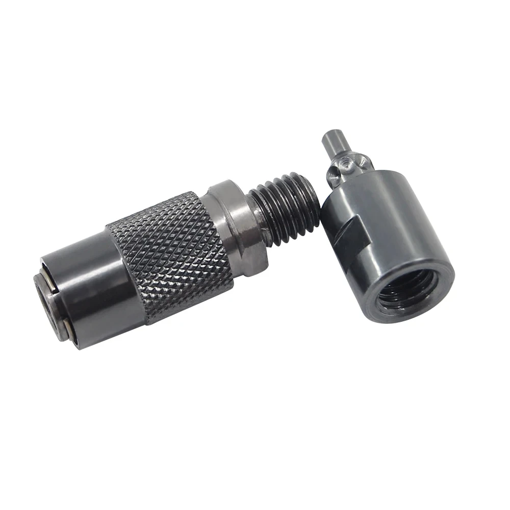 Comparativa del tamaño del conector con otros accesorios de pesca