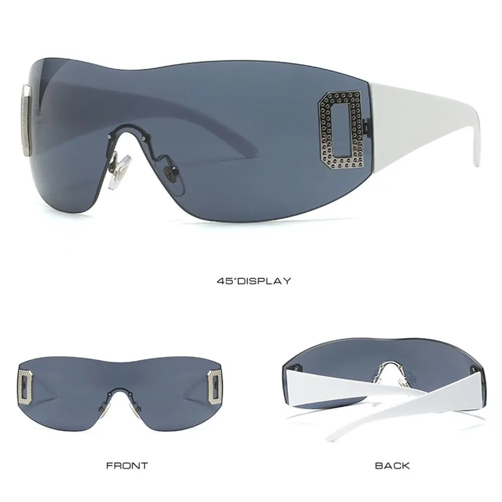 Medidas y forma envolvente de las gafas Y2K