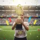 Trofeo de competición con base negra y diseño creativo