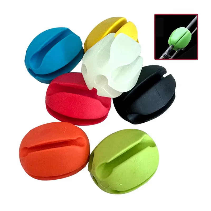 Organizador de silicona para cañas de pesca en uso
