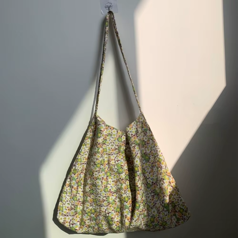 Detalle del bolso estampado