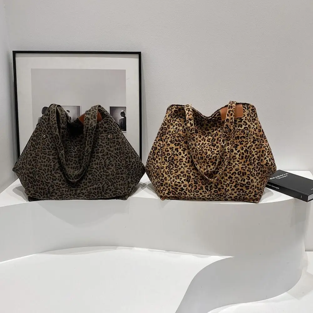 Bolso tote de leopardo en canvas grande con bandolera - imagen 3
