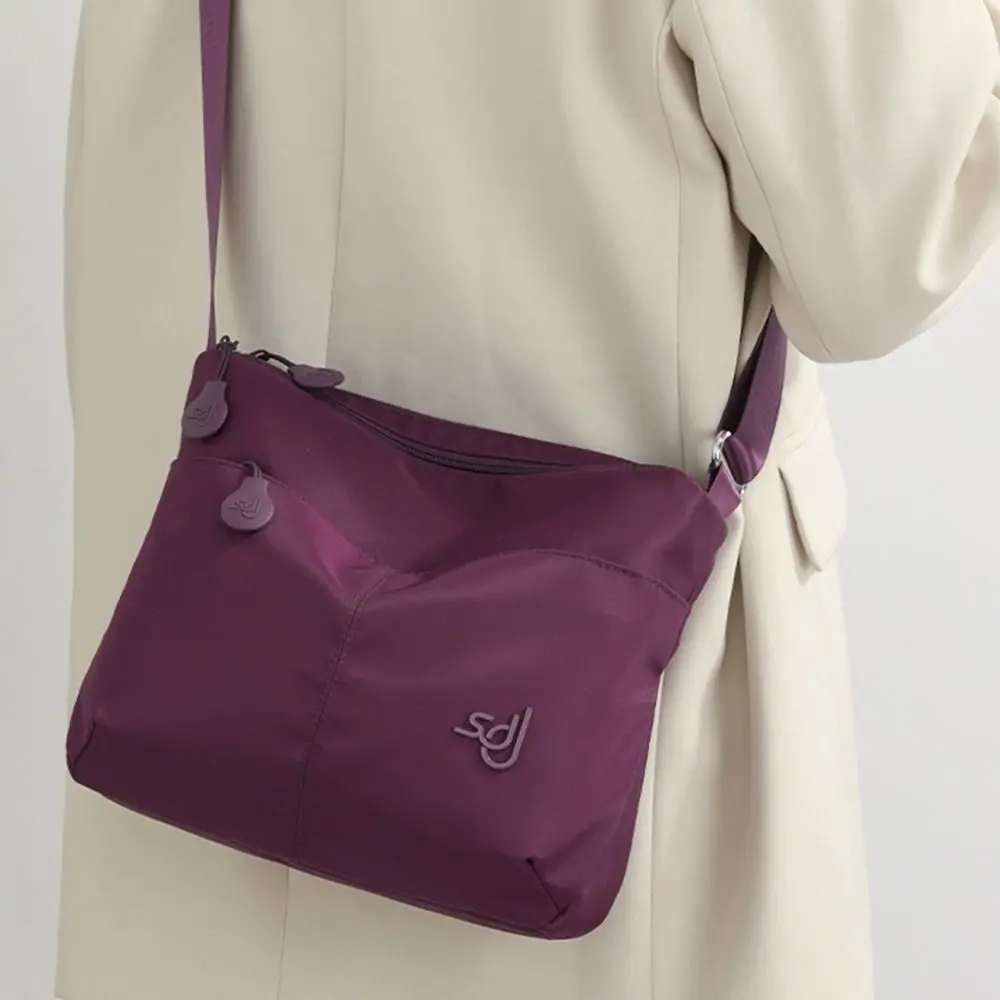 Varios ángulos del bolso bandolera