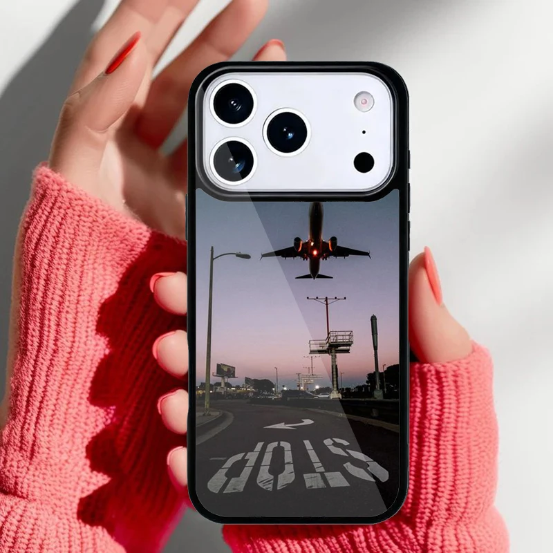Funda con diseño de avión y aeropuerto para iPhone