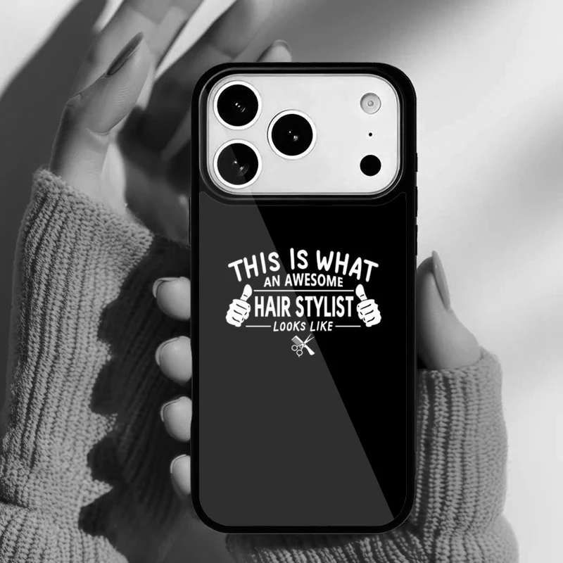 Vista frontal de la funda con ranuras para accesorios