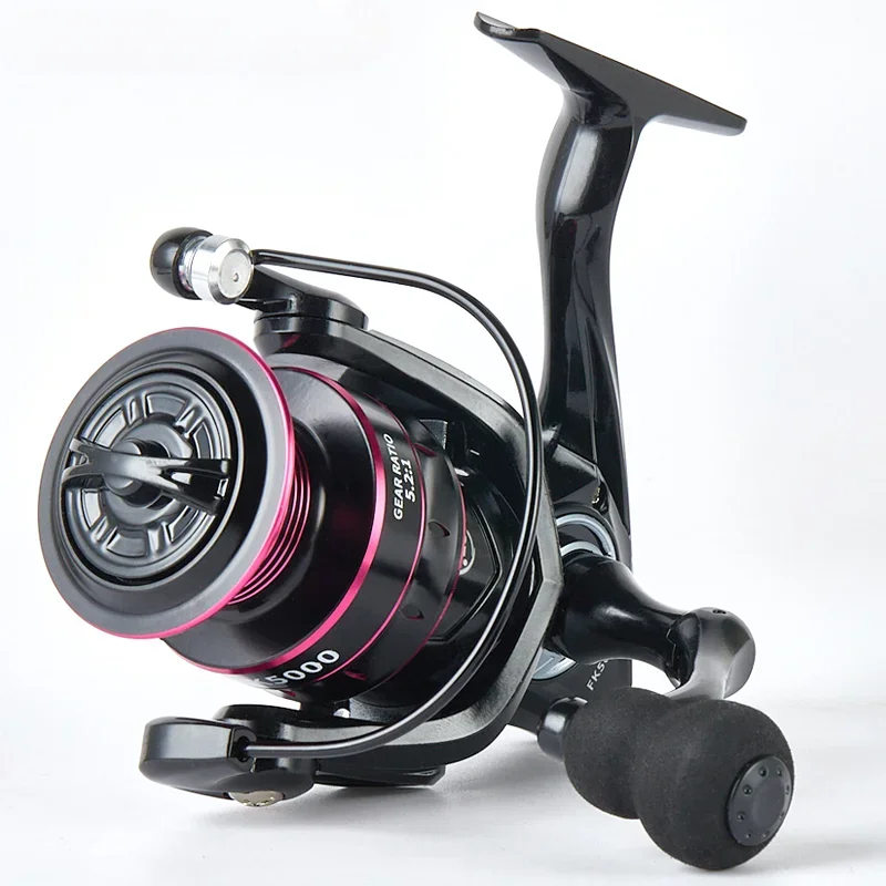 Carrete de pesca giratorio con mango de metal vista frontal
