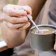 Cuchara agitadora de titanio mini de mango largo para té y café - imagen 2