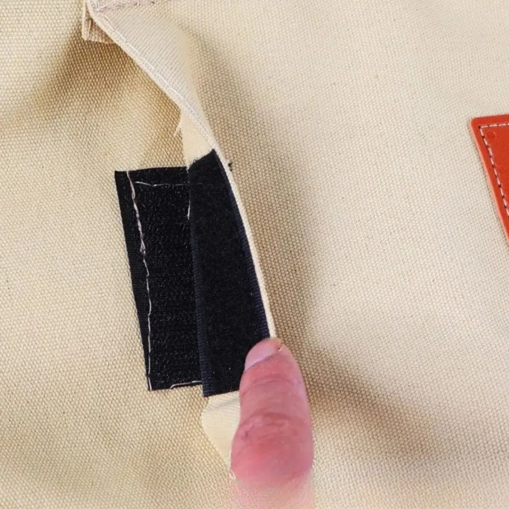 Detalle del material y costura de la bolsa
