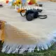 Manta de picnic impermeable con correa de almacenamiento, blanca - imagen 5