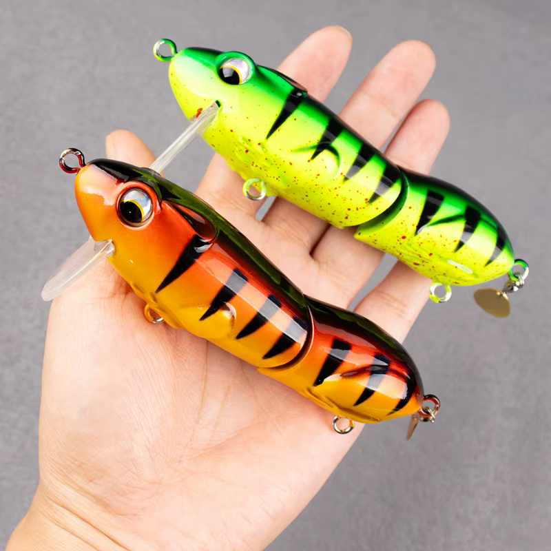 Señuelo en agua, efecto de pesca en superficie