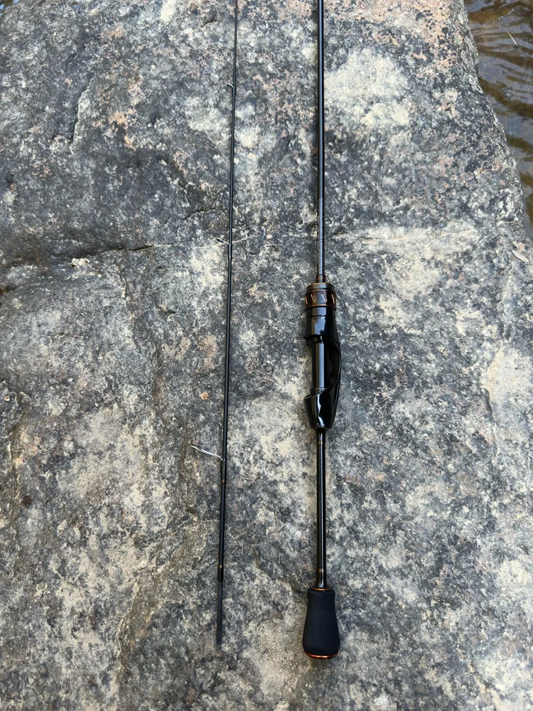 Vista completa del conjunto de pesca ultraligero