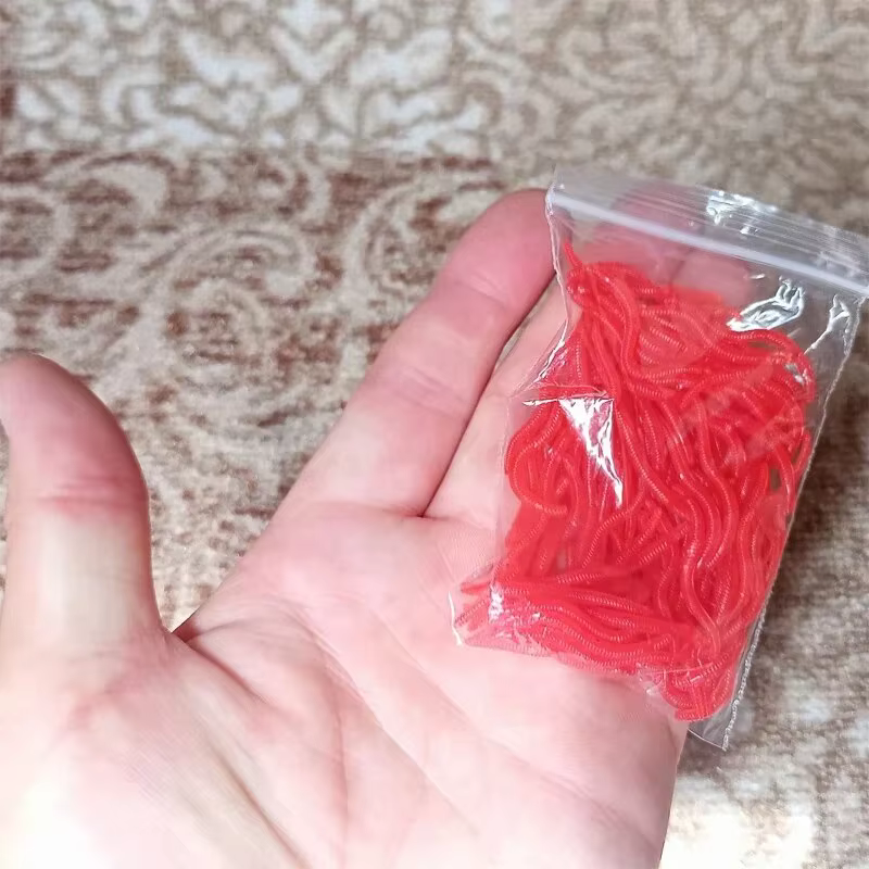 Señuelo de vinilo rojo – Silicona realista para pesca deportiva - imagen 4
