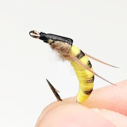 Moscas secas y ninfa para salmón – polilla amarilla