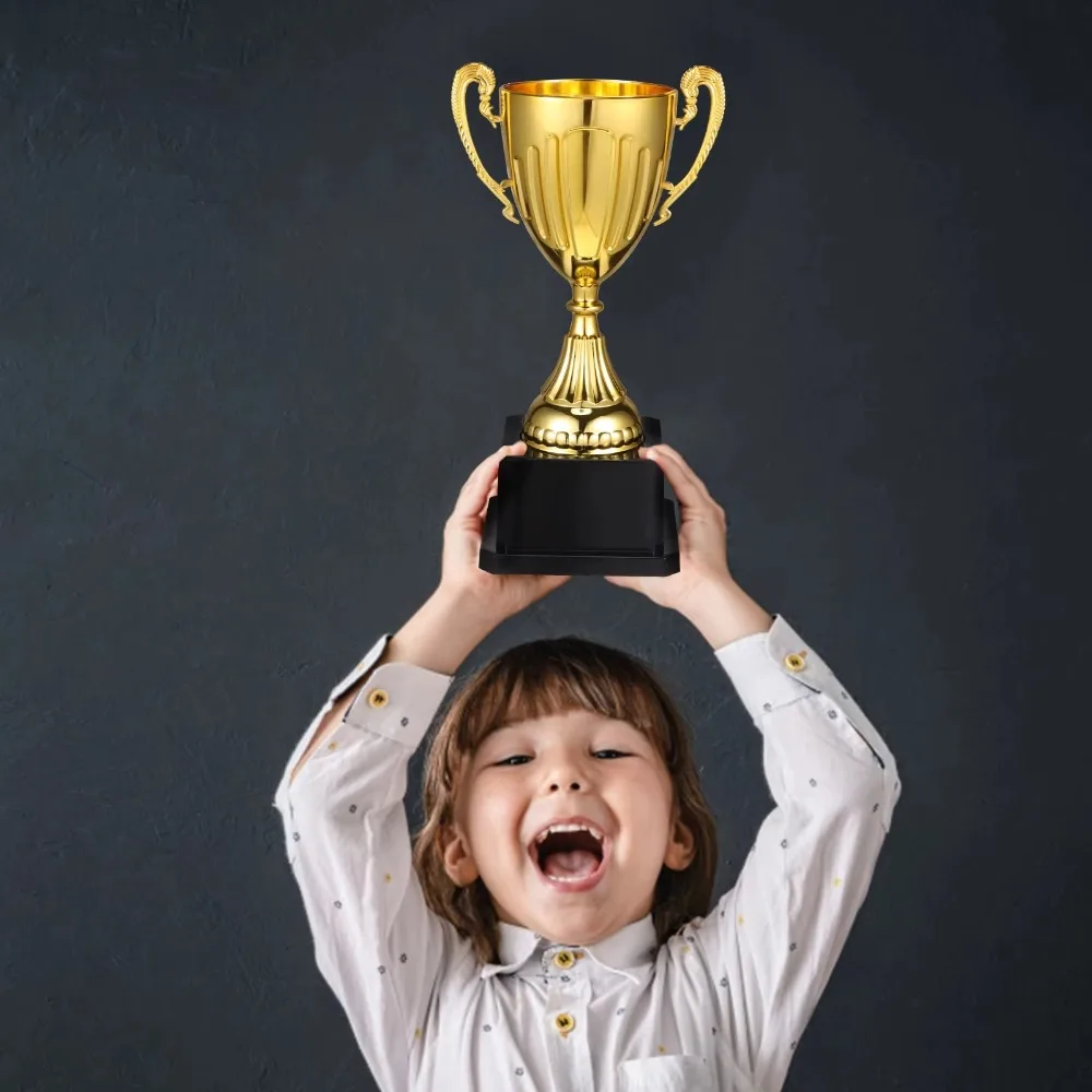Trofeo de plástico dorado para competiciones: copa pequeña honor - imagen 4