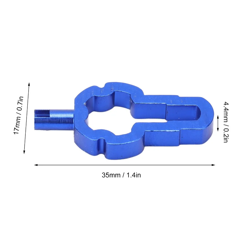 Llave multifunción mostrando los cuatro extremos
