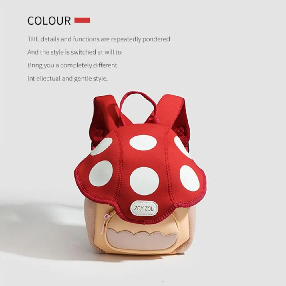 Mochila infantil con estampado visible