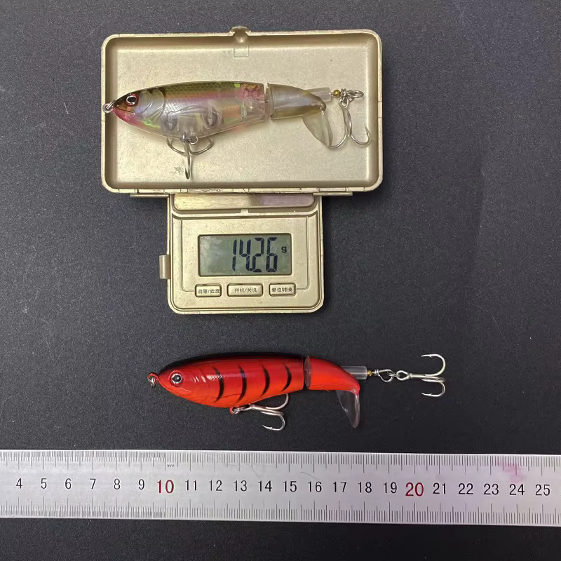 Señuelo Whopper Plopper acción en superficie