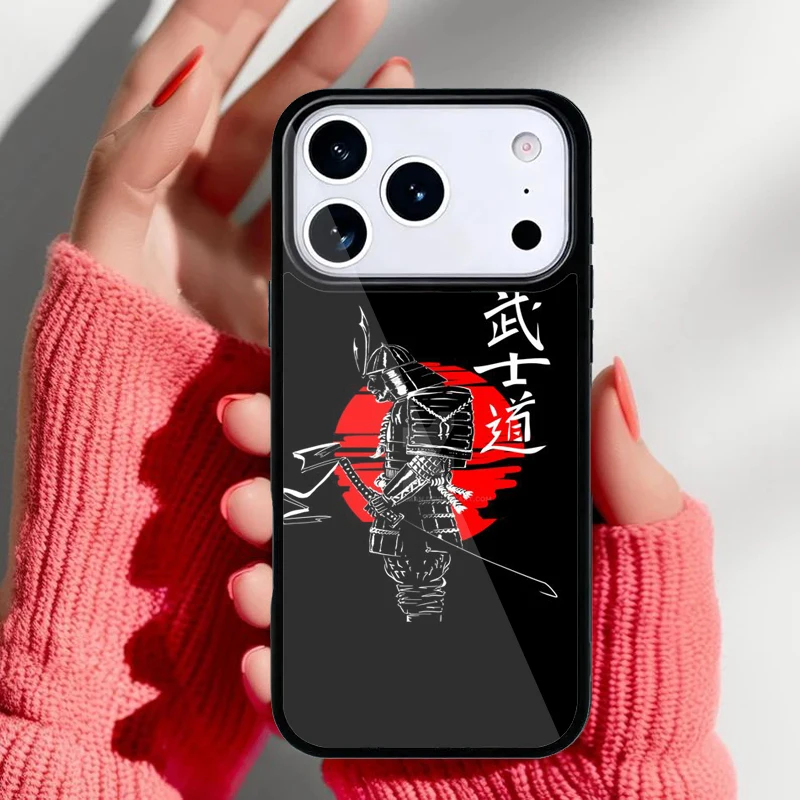 Funda Krajews con diseño de Bushido y sol japonés para iPhone