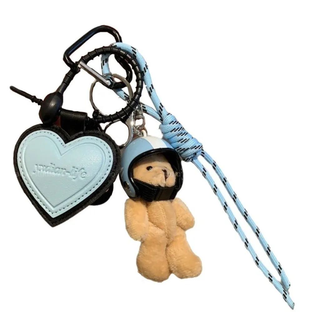 Llavero de cuero rosa corazón hecho a mano con mini oso colgante