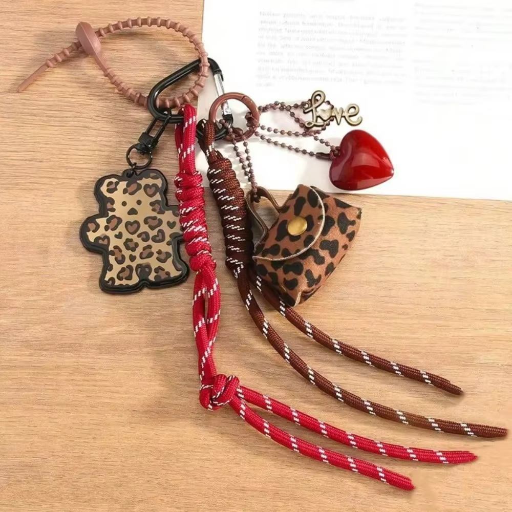 Maillard Colgante para auriculares de cuero trenzado con corazón - imagen 4