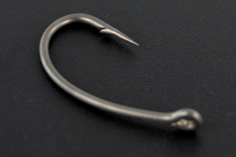 Detalle del anzuelo y micro lengüeta