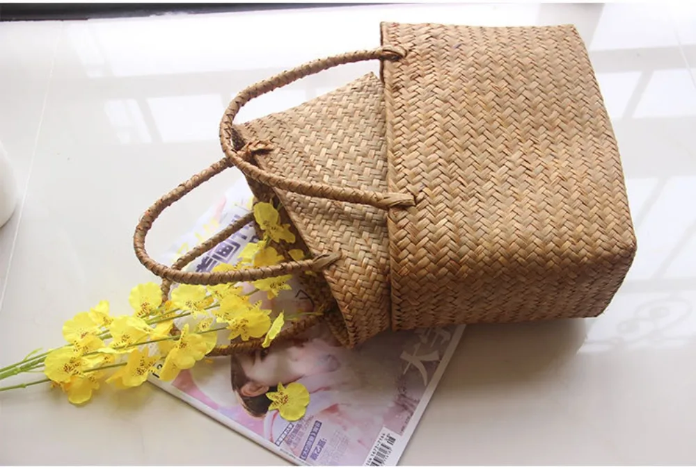 Cesta tejida con asa para transportar con comodidad