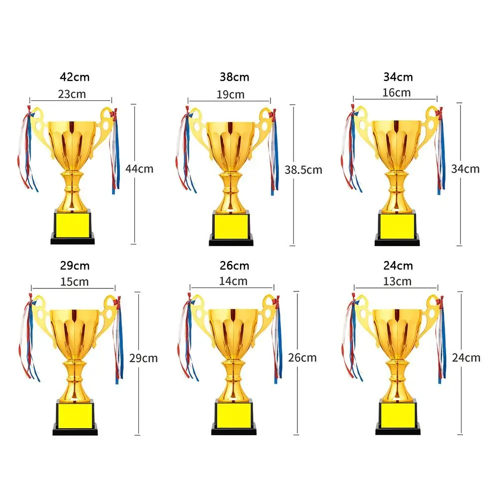 Trofeo dorado de gran tamaño