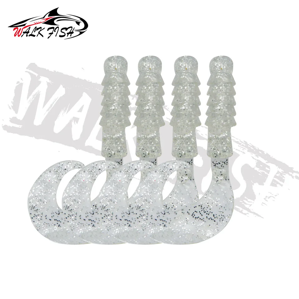 Pescador lanzando el señuelo cerca de rocas