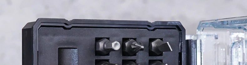 Puntas y adaptador en estuche transparente