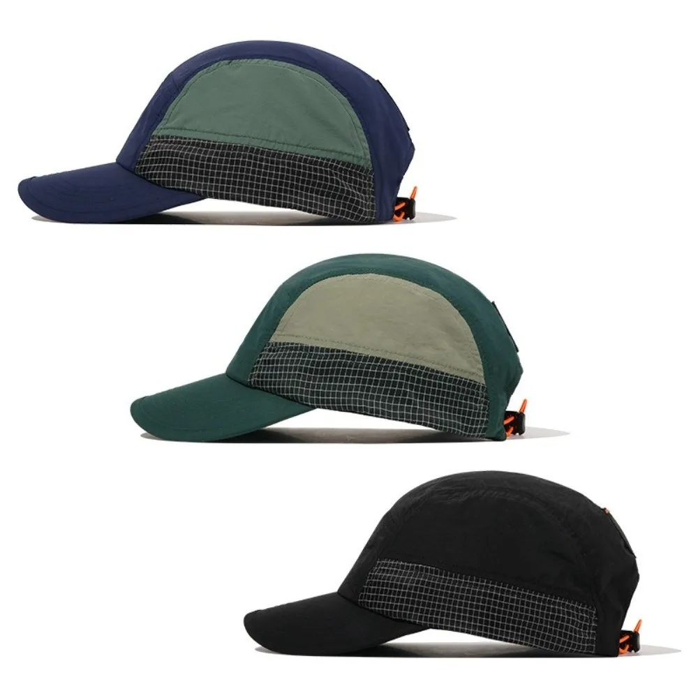 Detalle de la visera y forma de la gorra