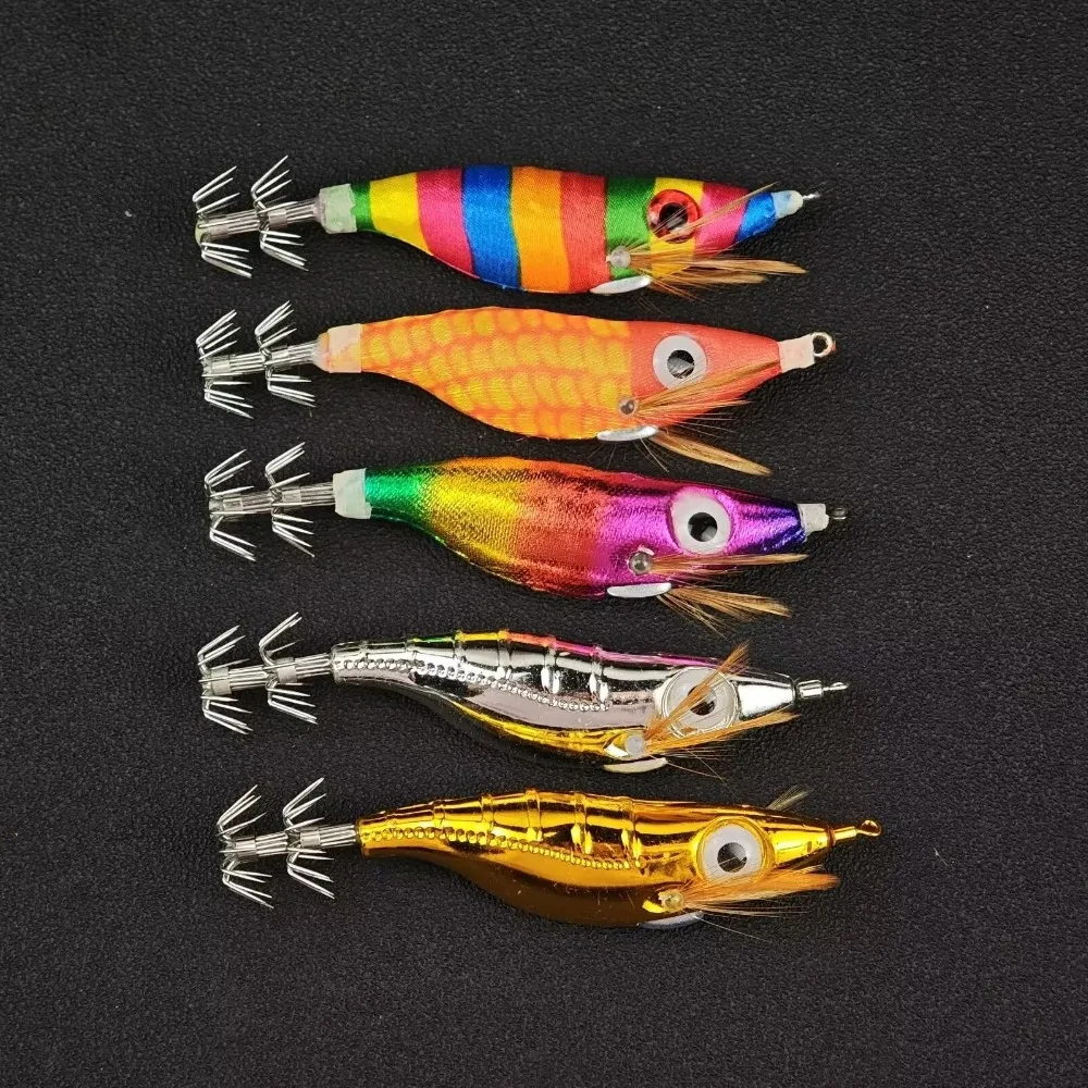 Detalle de los señuelos y diseño para pesca
