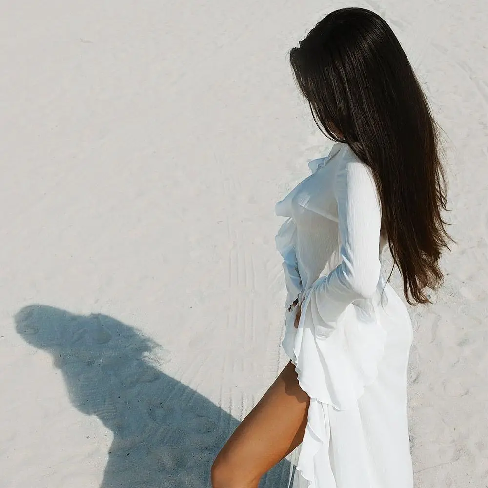Vestido de playa, cuello en V, manga larga y volantes - imagen 4