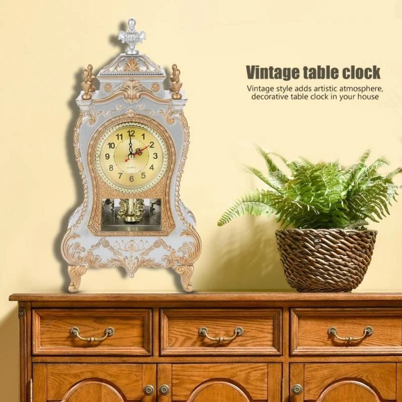 Reloj estilo clásico con enfoque decorativo