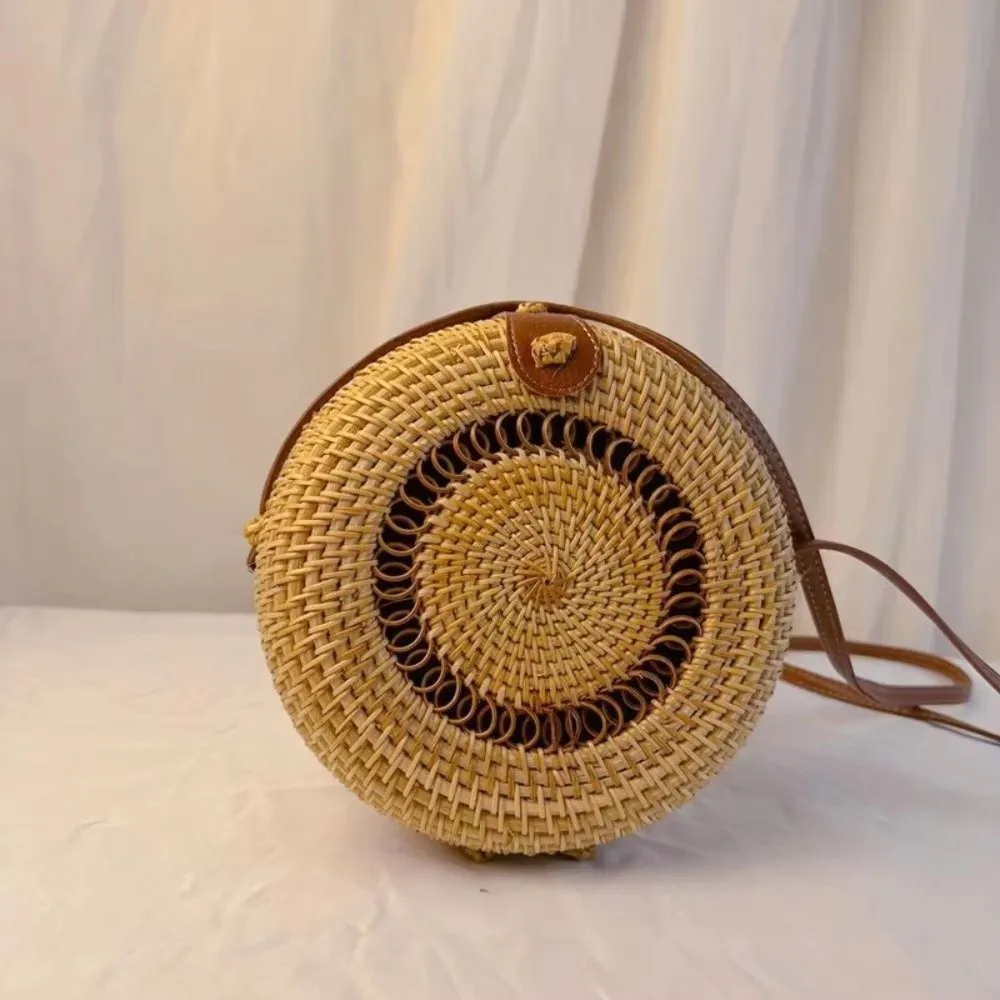 Bolso de mimbre cuadrado con hebilla de cuero y bandolera boho - imagen 3