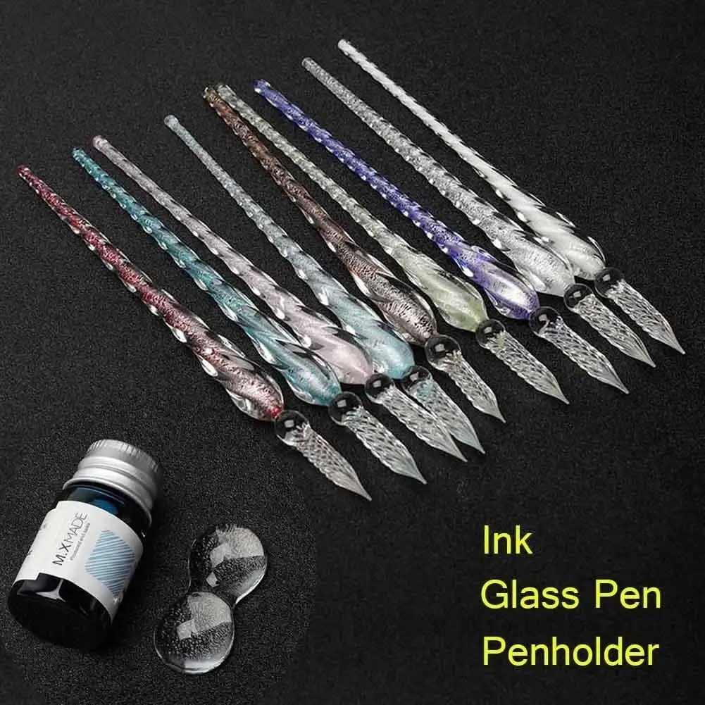 Bolígrafo de cristal y detalles de la tinta
