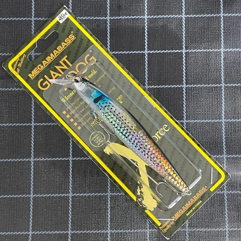 Detalle del señuelo para pesca en mar