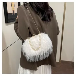 Bolso bandolera de piel sintética con cadena de perlas