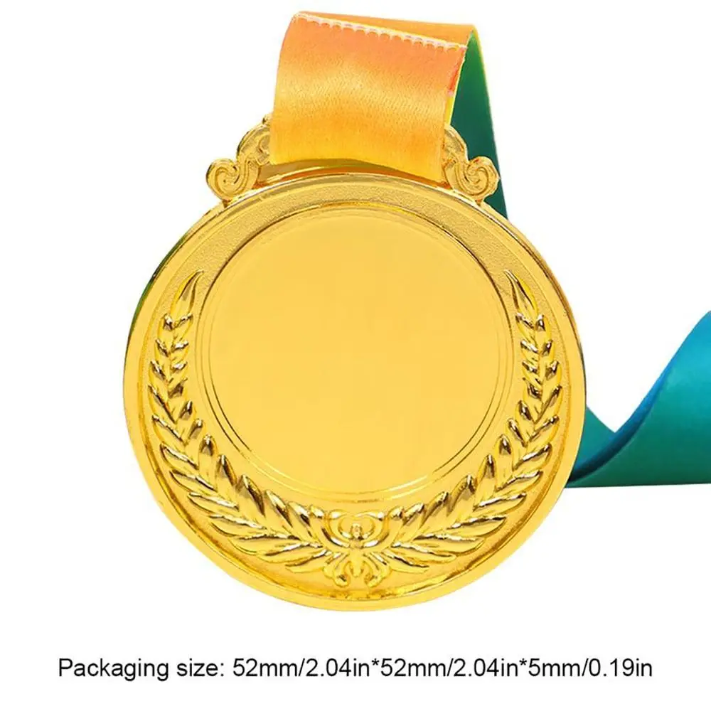 Vista frontal de la medalla de premio de doble cara en oro, plata y bronce