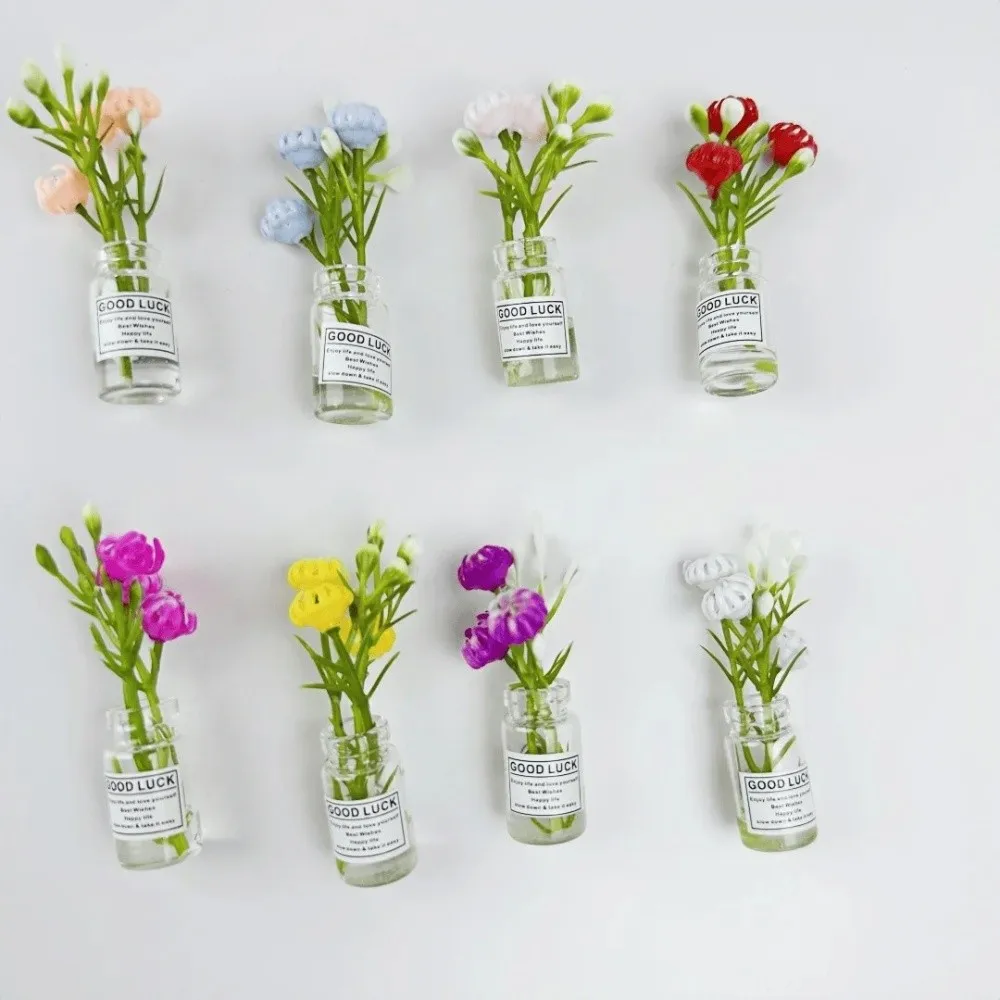 Decoración en cocina con imanes de florero