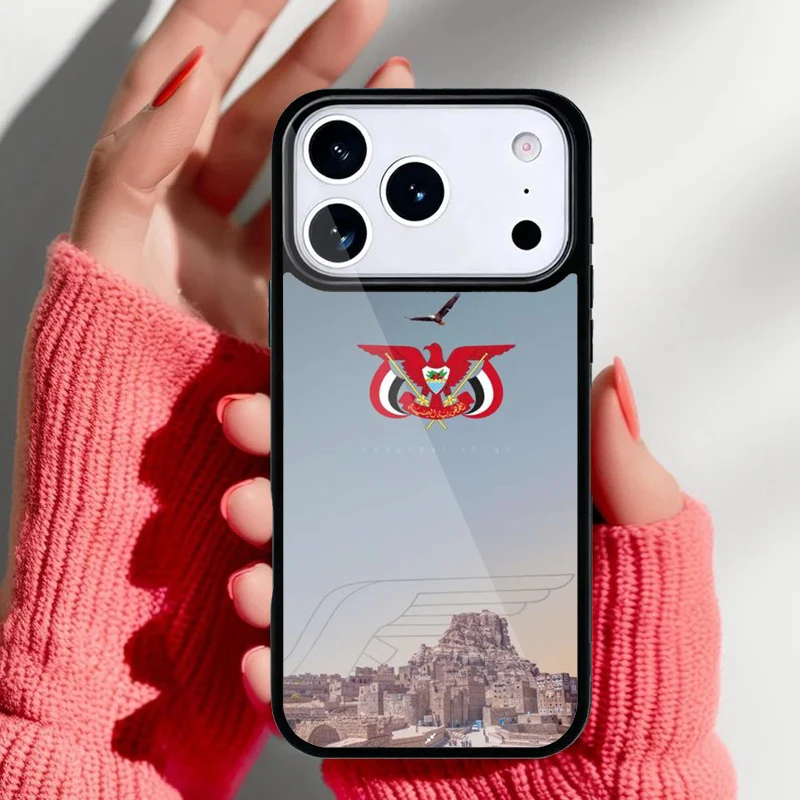 Ángulo trasero de la funda mostrando el logotipo de Krajews