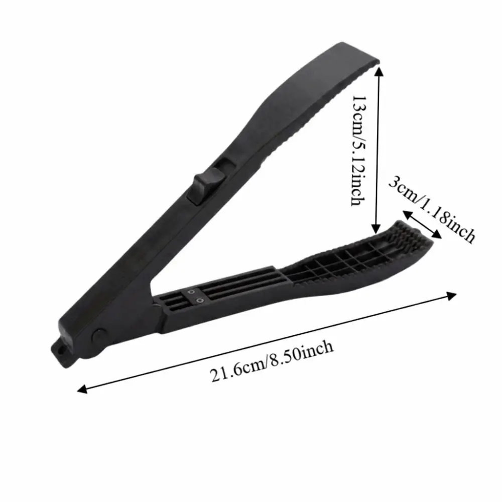Pinza para pescar en uso cerca del agua