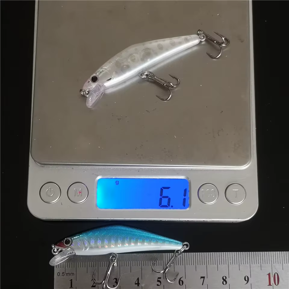 Señuelo duro minnow japonés 60mm 6g con anzuelo triple - imagen 2