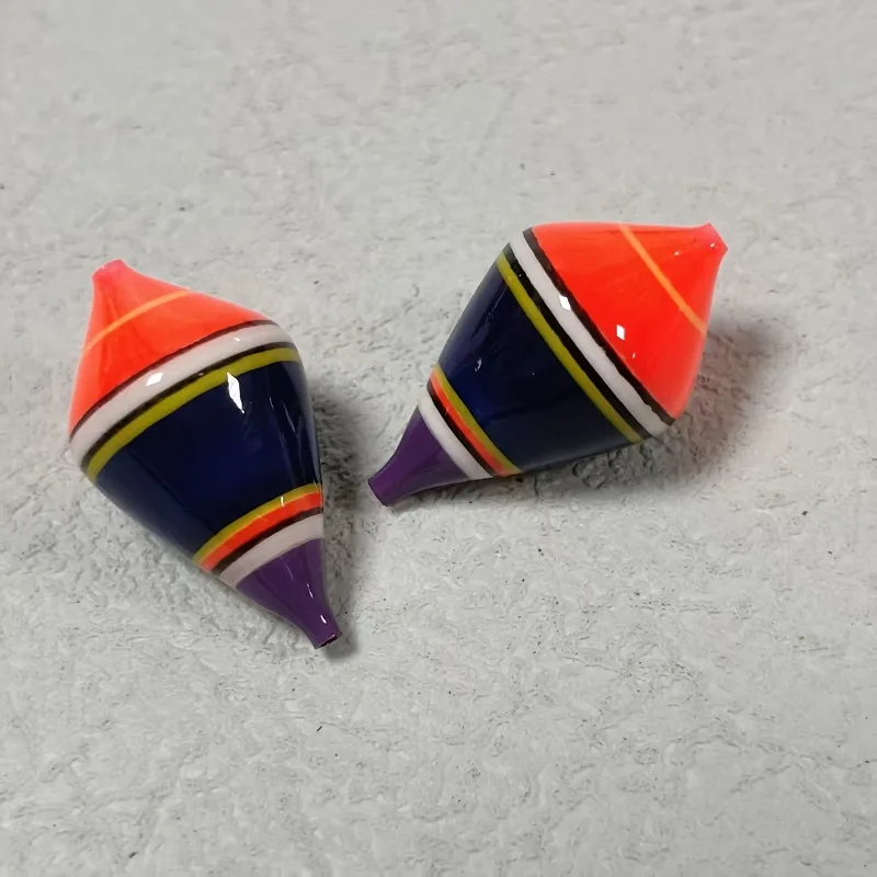 Detalle del diseño resistente para condiciones difíciles de pesca en arroyos