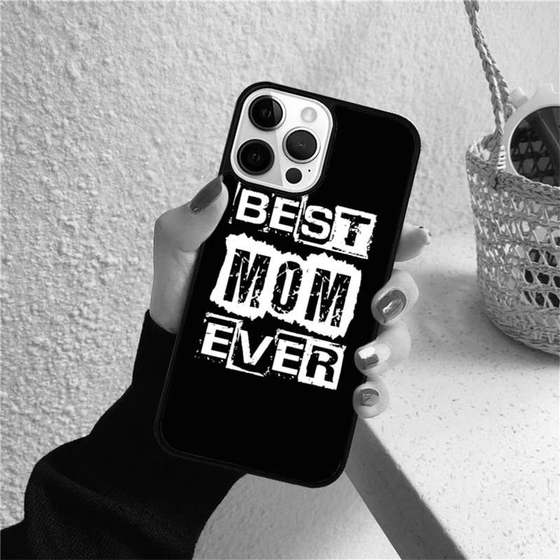 Ejemplo de uso cotidiano con iPhone en mano