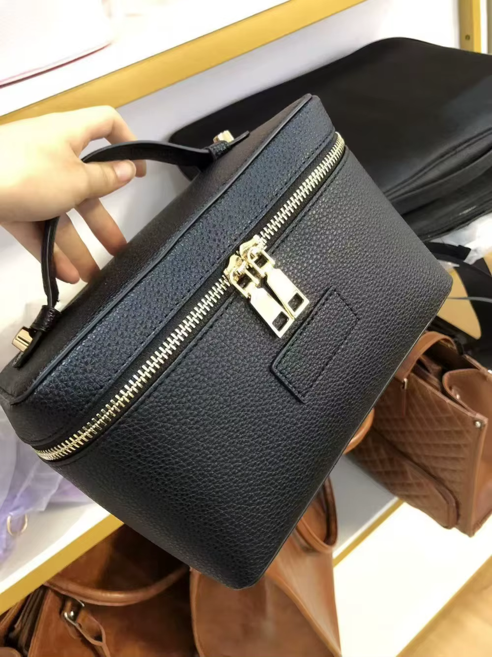 Bolsa de maquillaje en varios colores disponibles