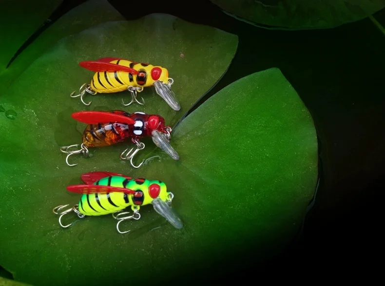 Señuelo Crazy Bee CNK40 en superficie