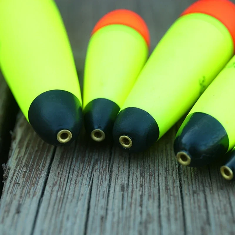 Detalle flotadores pesca bobber colores vivos
