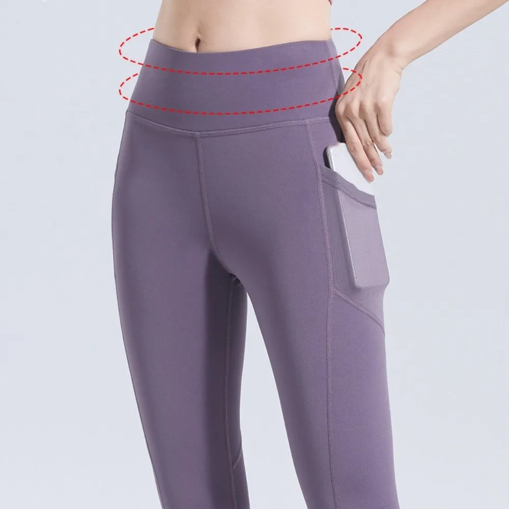 Pantalones con cintura alta para mayor sujeción en movimiento