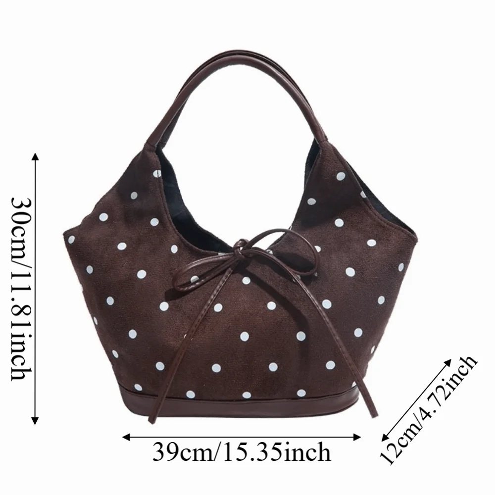 Bolso de bandolera con estampado de puntos en detalle