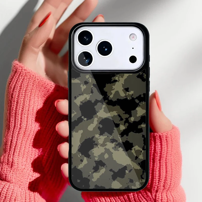 Detalle del patrón camuflaje verde en la funda Krajews